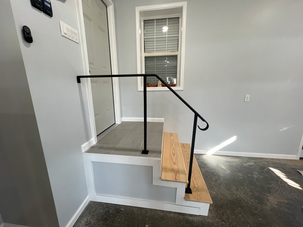 Simple hand rail